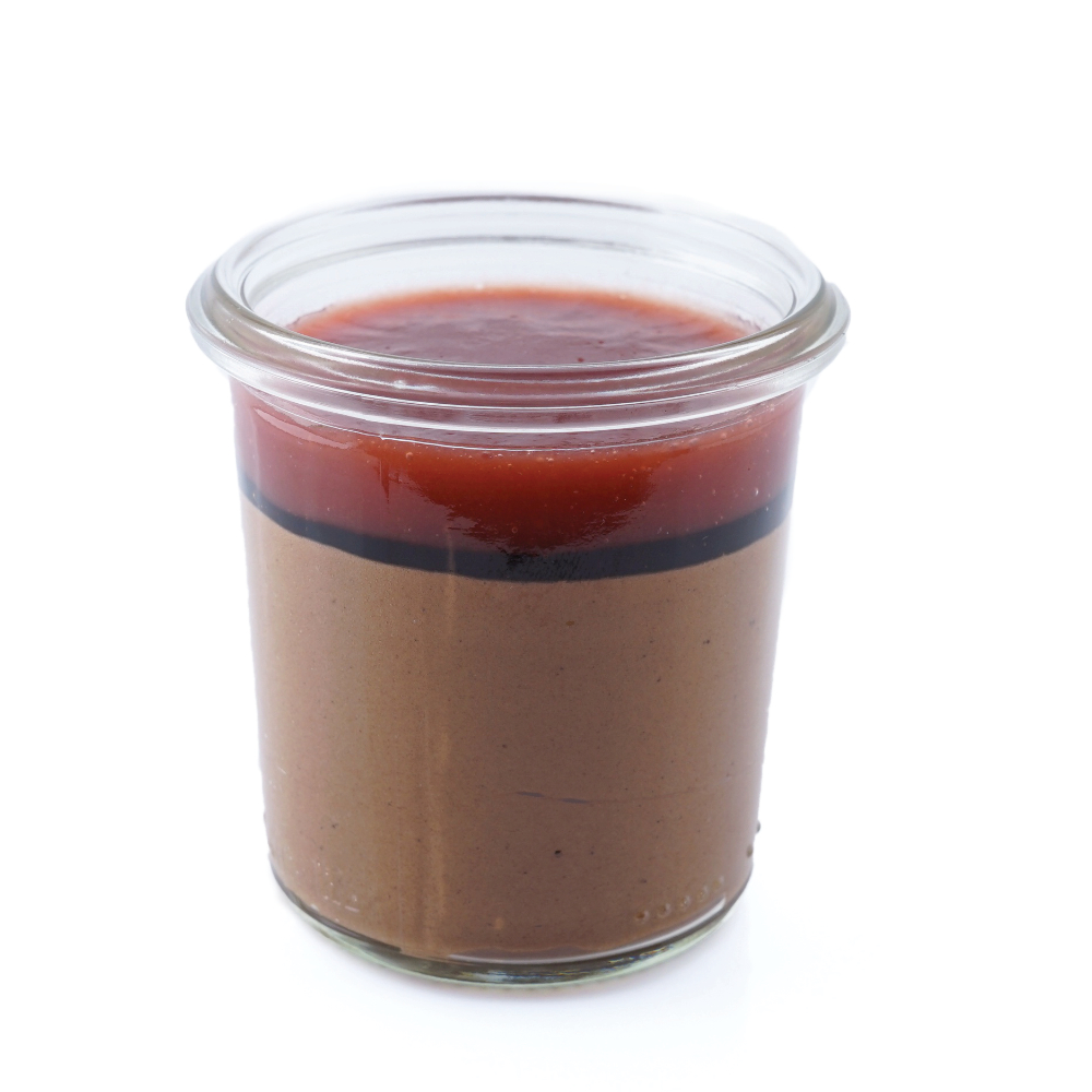 Zartbitterschokoladenmousse mit Erdbeermark und Balsamicoessig
Im 140ml Glas