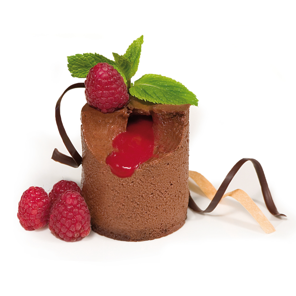 Schokoladenmoussetürmchen mit Himbeermark