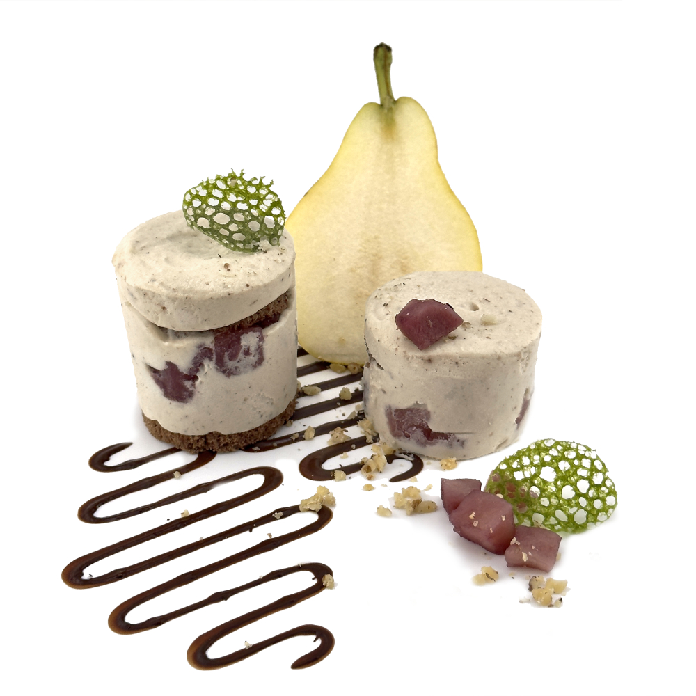 Maronimousse mit Portweinbirne und feinem Schokoladenbiskuit
Freistehend oder nachfüllbar für Gläser (140 ml).